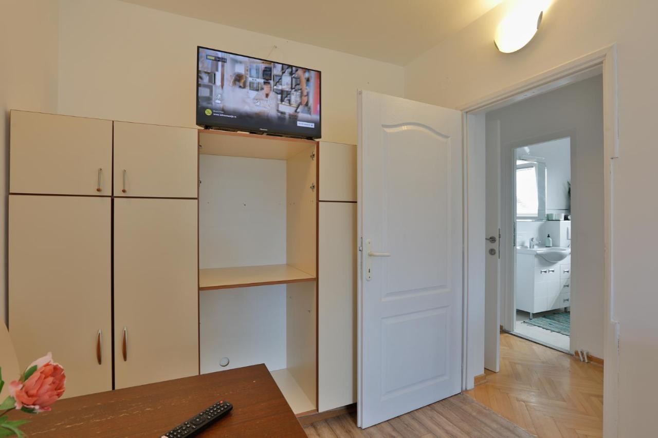 Aviator Apartments & Rooms Nikola Tesla Airport Belgrade Surčin Eksteriør bilde