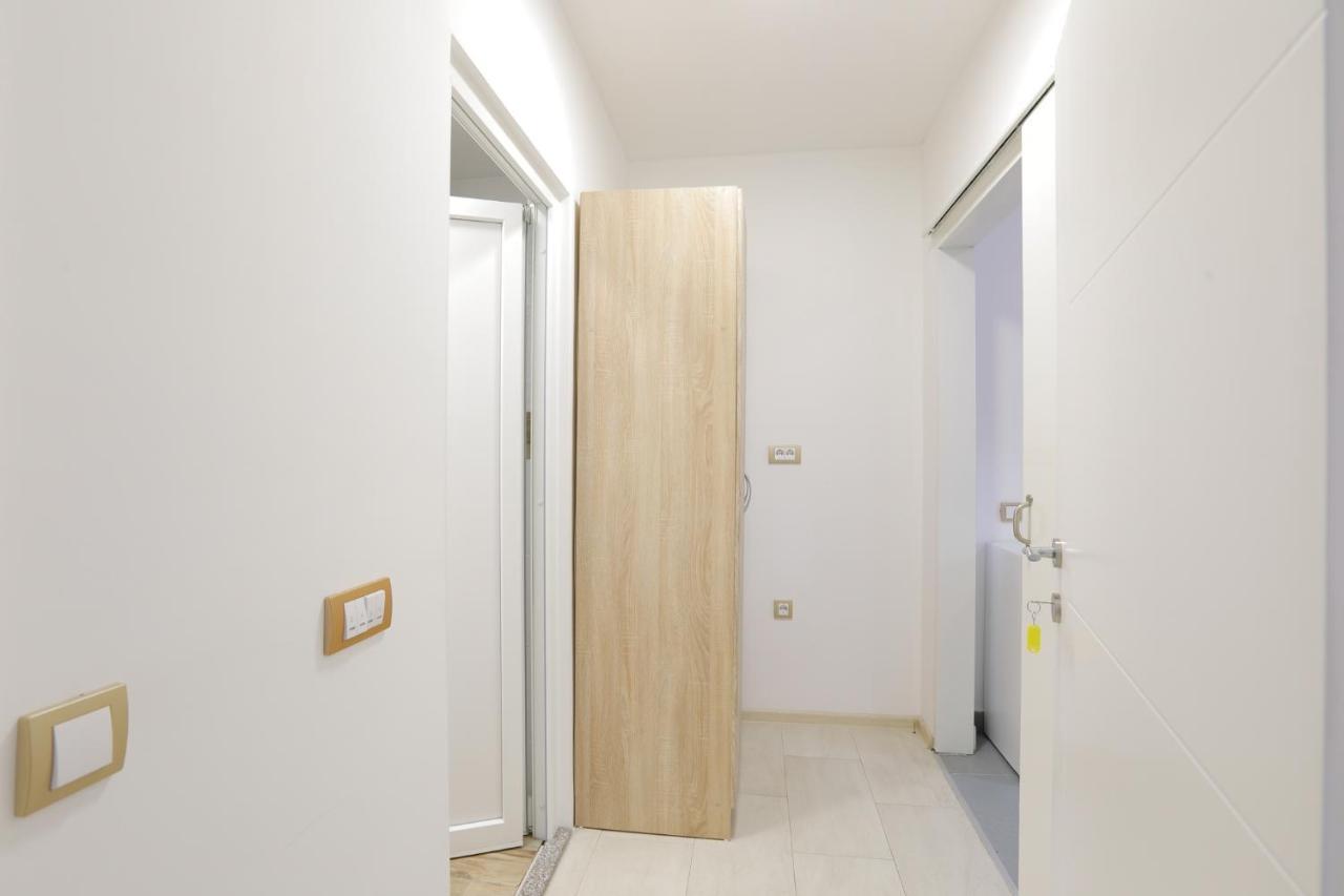 Aviator Apartments & Rooms Nikola Tesla Airport Belgrade Surčin Eksteriør bilde