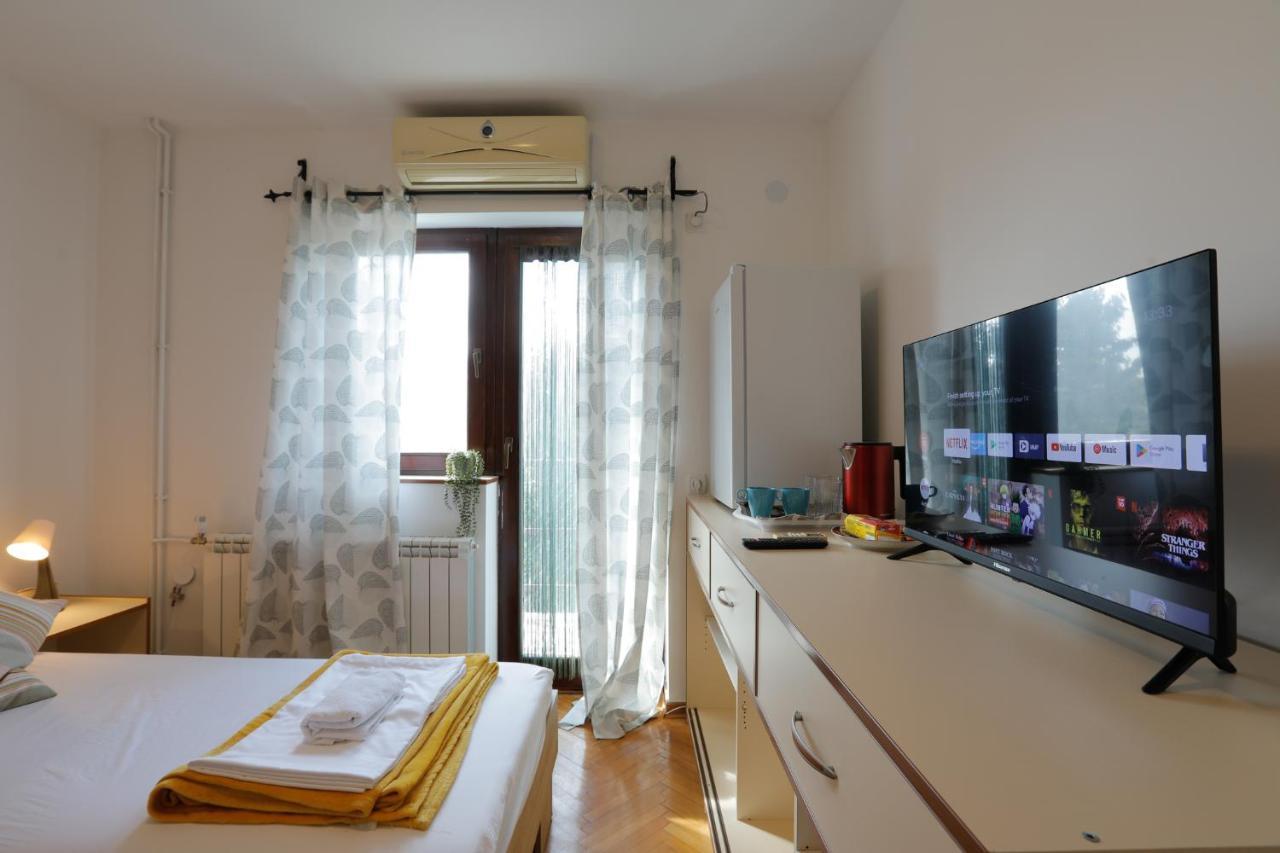 Aviator Apartments & Rooms Nikola Tesla Airport Belgrade Surčin Eksteriør bilde