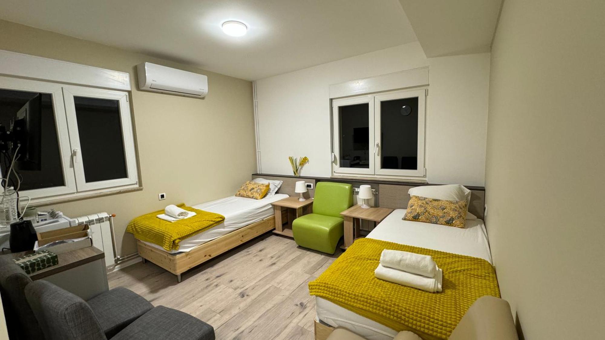Aviator Apartments & Rooms Nikola Tesla Airport Belgrade Surčin Eksteriør bilde